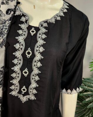 30631 Black  Rose  Matt Silk 3pc