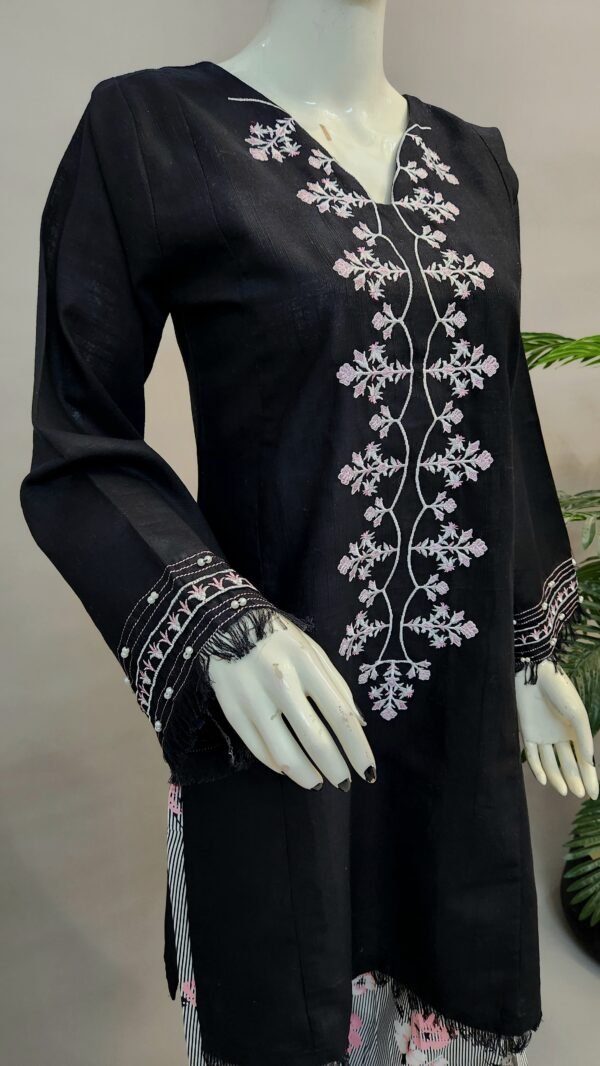 20250128_235046 30865 Coal Khaddar Emb Farshi 2pc