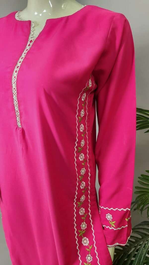 30759 Magenta Pink Emb 2pc