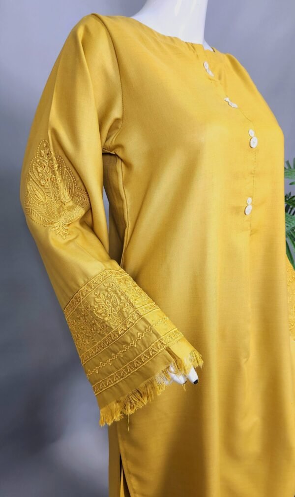 20250923_230613-scaled-1.jpg Defected Goldenrod emb 2pc