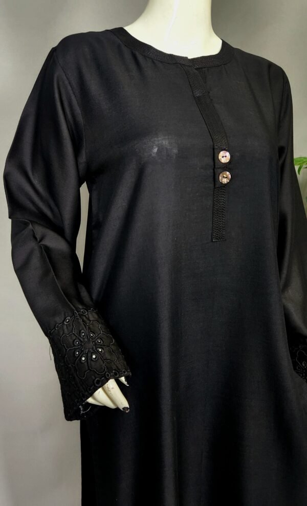20251010_004519-scaled-1.jpg 30772 Jaguar Black Solid 2pc