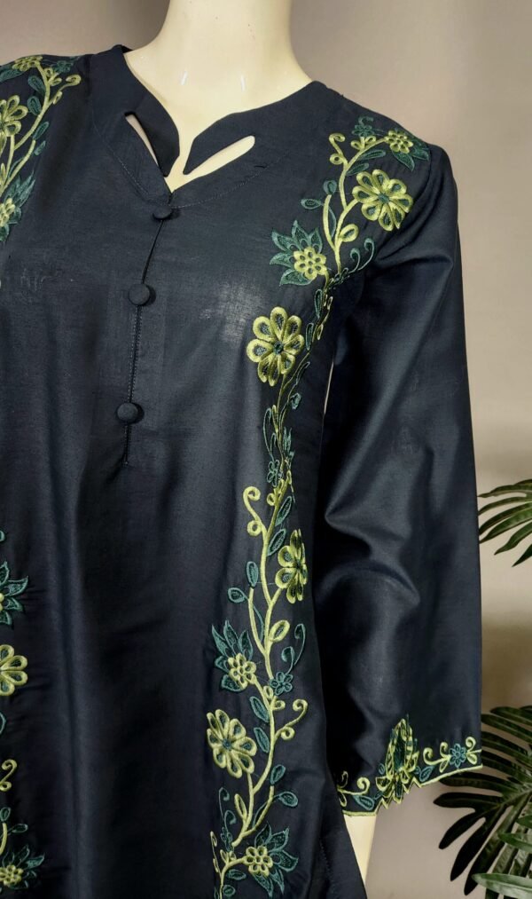 30839 RTR Khai Green Emb 2pc