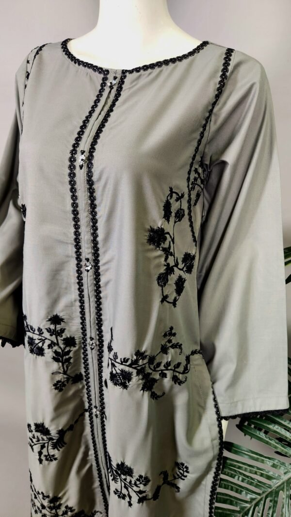 20251216_224242-scaled-1.jpg 30846 Smoke Gray Emb 2pc