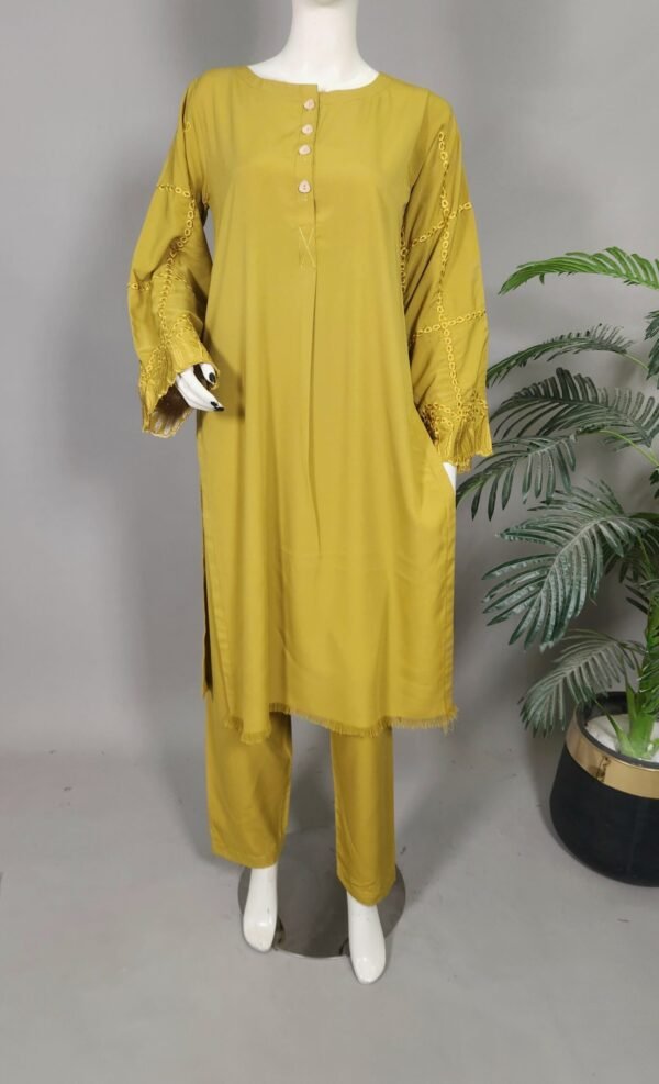 30858 RTR  Turmericlow Crepe 2pc