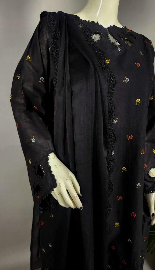 30924 Defected Multi chicken kari Print Black Boti 3pc