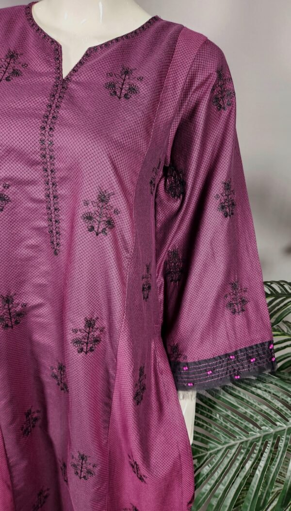 30916  Sharinda  Self  Emb 2pc