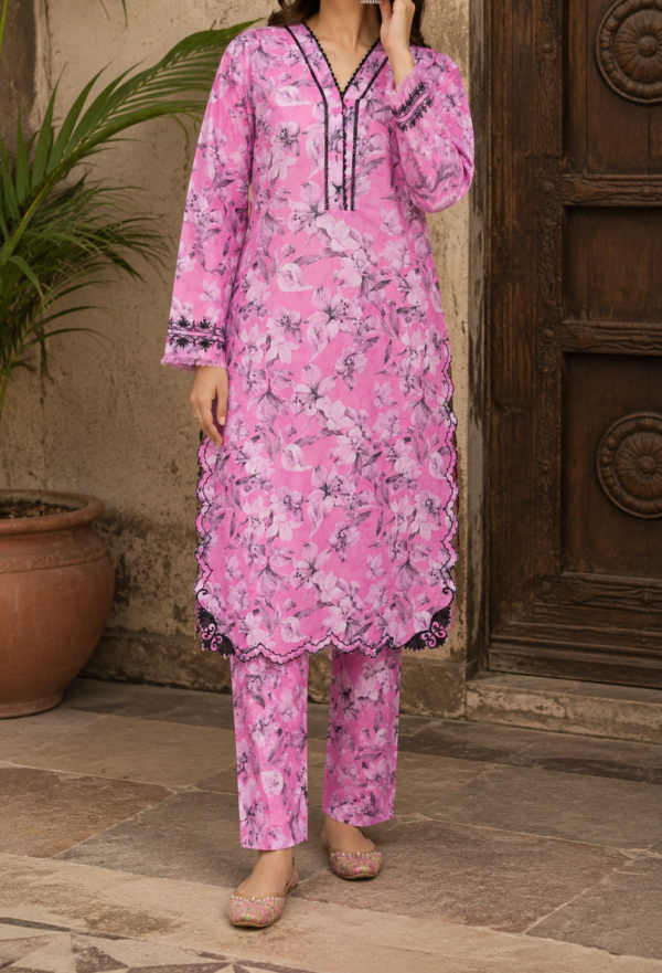 30715  Defected Gulbahar  Sale Lawn 2pc