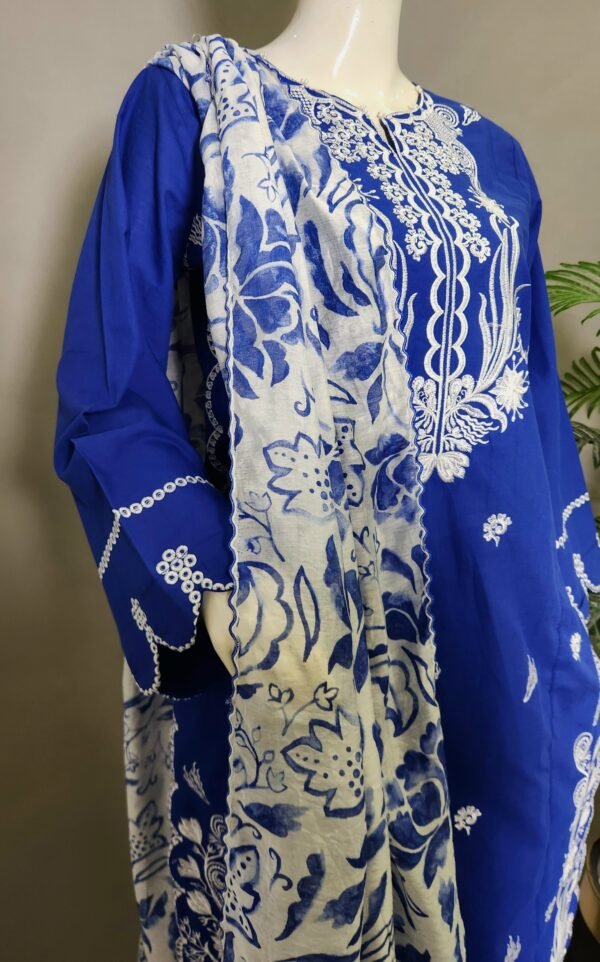 30936 Sale   Sharp Blue Lawn 3pc