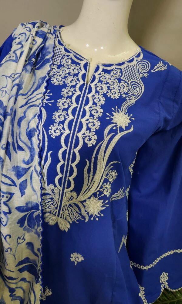 30936 Sale   Sharp Blue Lawn 3pc