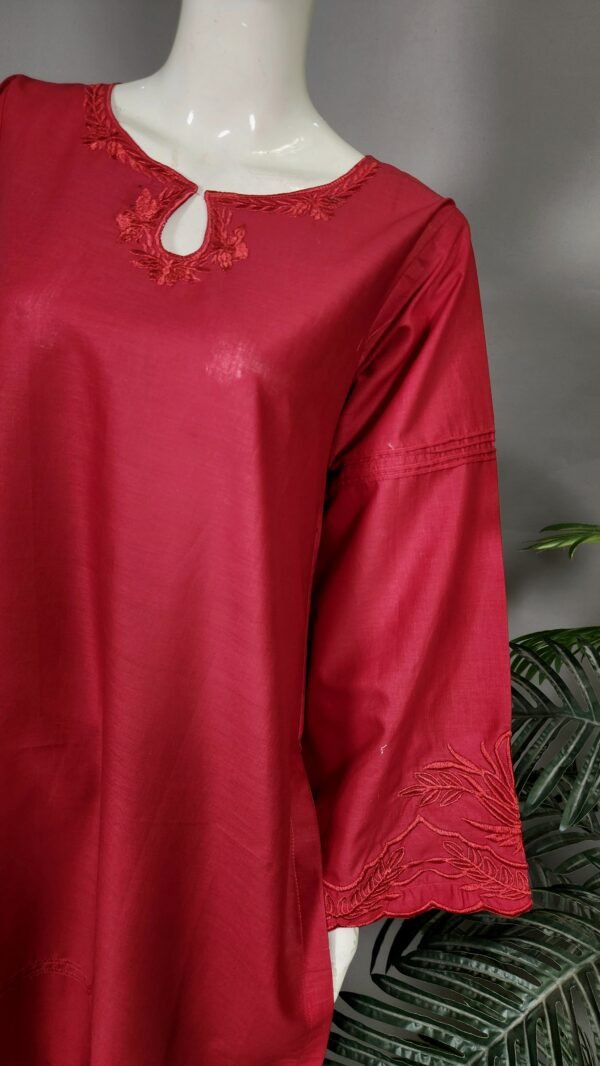 31001 Lust Red Emb 2pc
