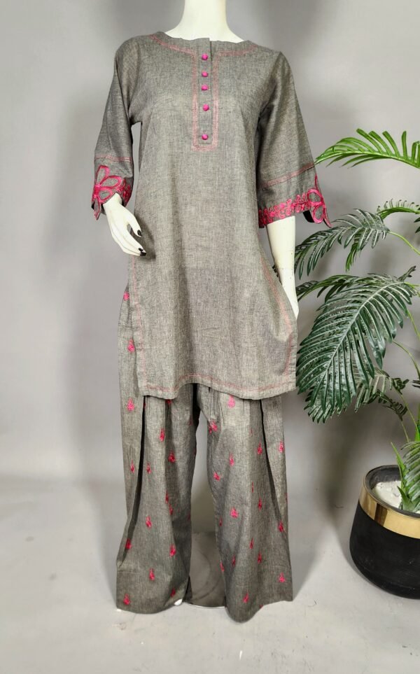 31008 Sidewalk Gray Emb 2pc